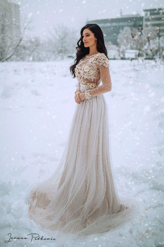 SNOW WHITE LONG DRESS